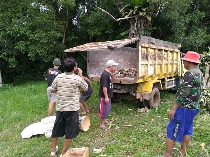 Renovasi jalan Rt 03 dusun lempake